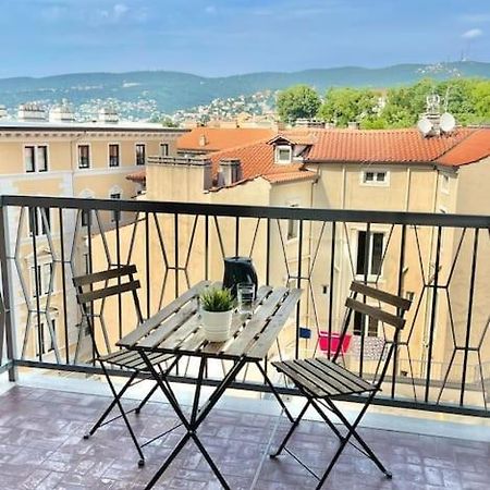 Leia Home W/Private Parking In Old Town Trieste Dış mekan fotoğraf